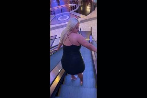 A Night In Vegas With Naomi Moan